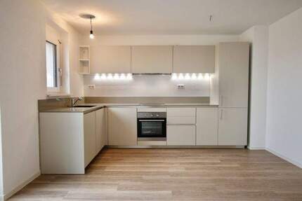 Moderne 3.5-ZWG mit Loggia & Einbauküche