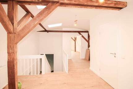 Sanierte Maisonette Wohnung in Fußgängerzone verschieden Nutzbar (z. B. auch als Büro oder Praxis) 4 zimmer