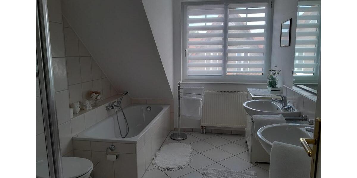 Doppelhaushälfte Bad Zwischenahn - 4 Zimmer, 111 m&sup2;, 480.000&euro; | Angebot:27005953