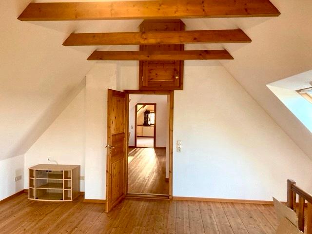 Dachgeschoßwohnung Ganderkesee - 3 Zimmer, 70 m&sup2;, 880&euro; | Angebot:25884012