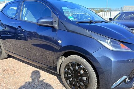 Toyota Aygo (X) 71.600 km 7.699 &euro; Delmenhorst 27755