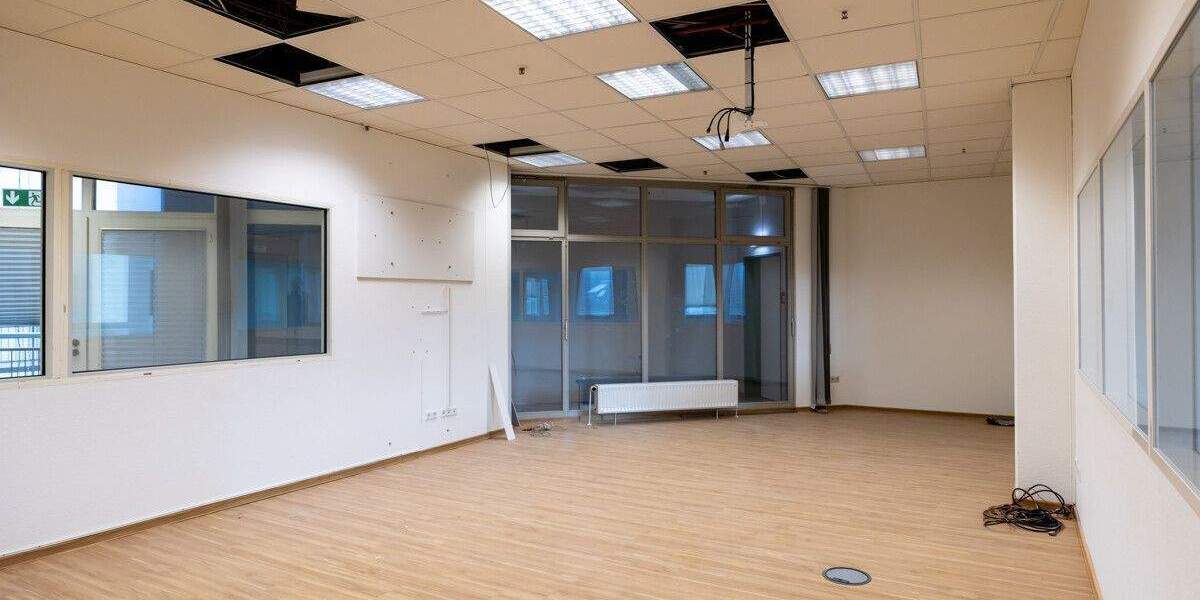 Gewerbeobjekt Delmenhorst Mitte - 5 Zimmer, 250 m&sup2;, 2.375&euro; | Angebot:25700054