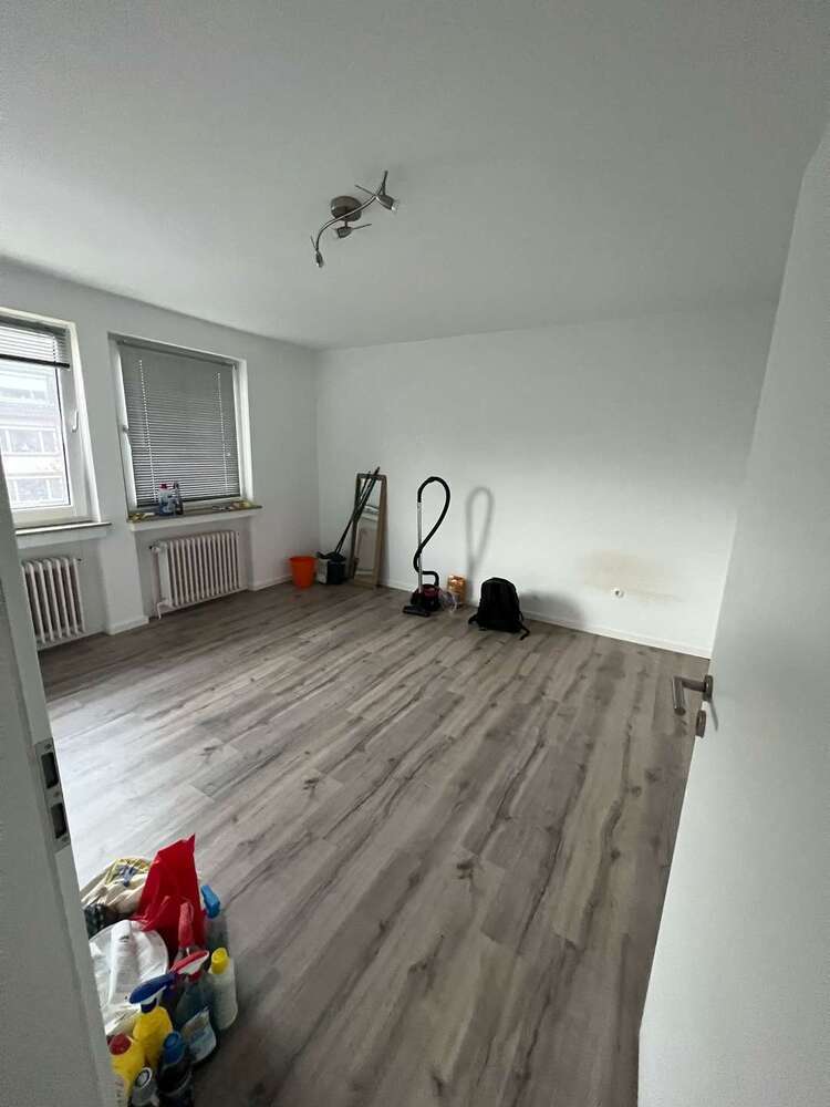 Wohnung zum Mieten in Oldenburg 275 € 15 m²