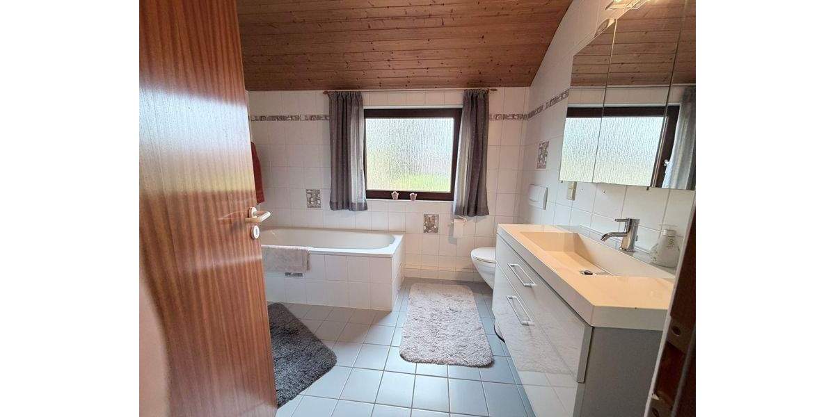 Mehrfamilienhaus, Wohnhaus Schwanewede / Neuenkirchen Neuenkirchen - 8 Zimmer, 239 m&sup2;, 319.000&euro; | Angebot:26160538