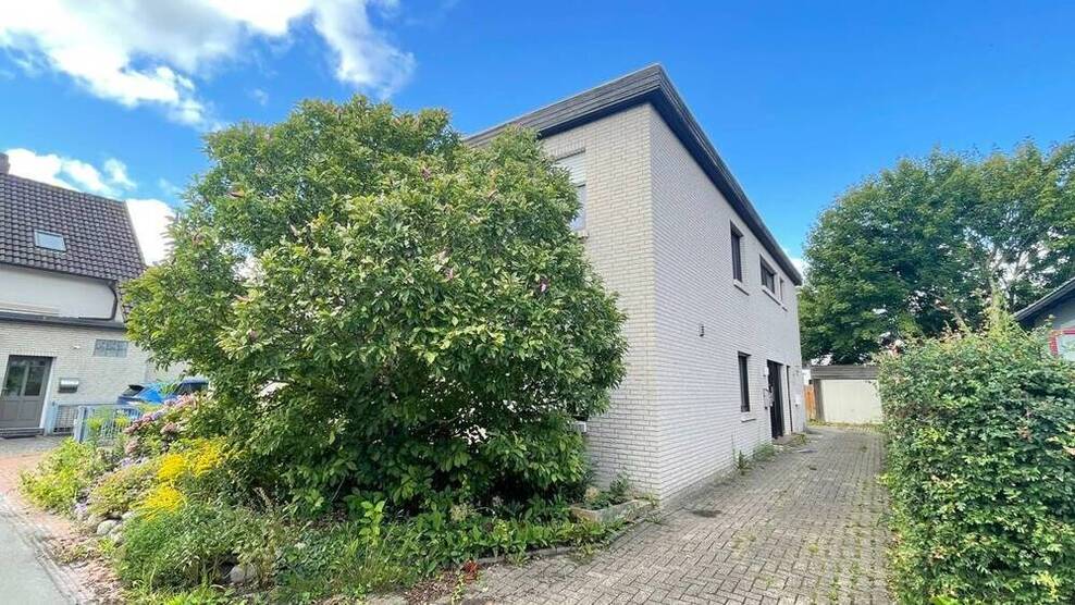 Zuhause im Herzen Oldenburgs. Stilvolle Wohnung im Zweiparteienhaus nähe des historischen Pferdemarktes.