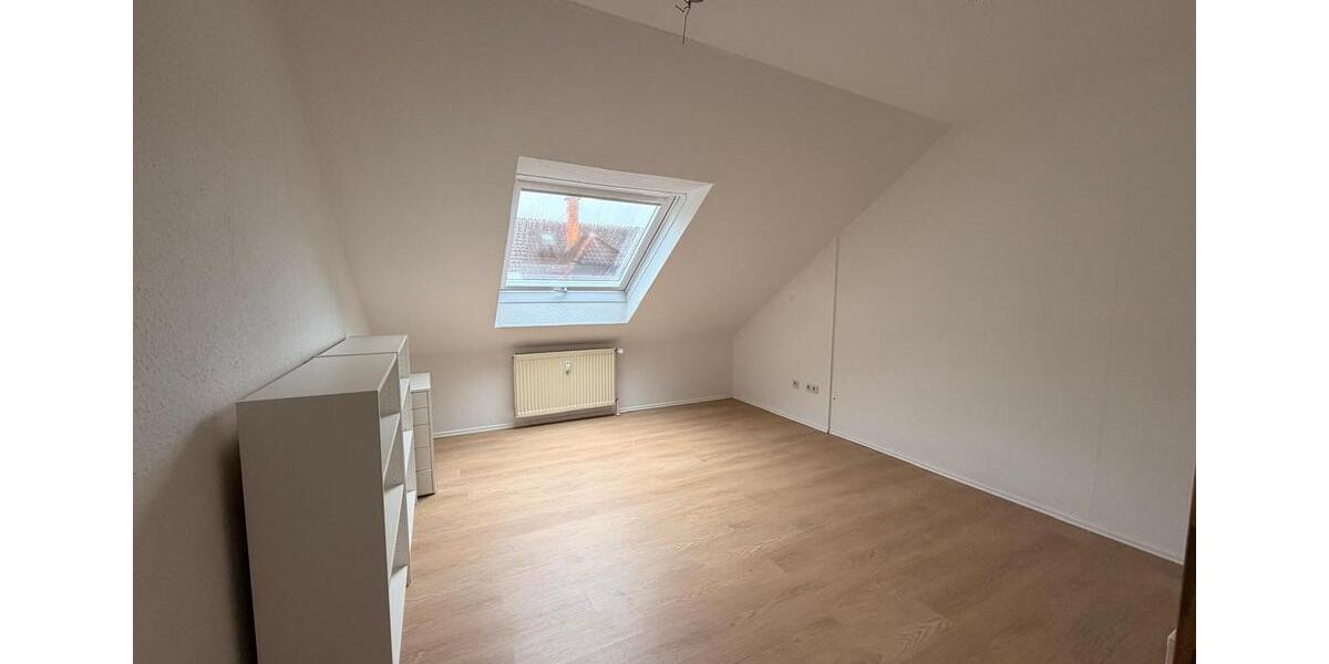 Dachgeschoßwohnung Oldenburg Etzhorn - 1 Zimmer, 34 m&sup2;, 415&euro; | Angebot:26339382