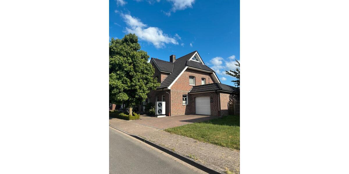 Einfamilienhaus Bösel - 12 Zimmer, 300 m&sup2;, 579.000&euro; | Angebot:26223376