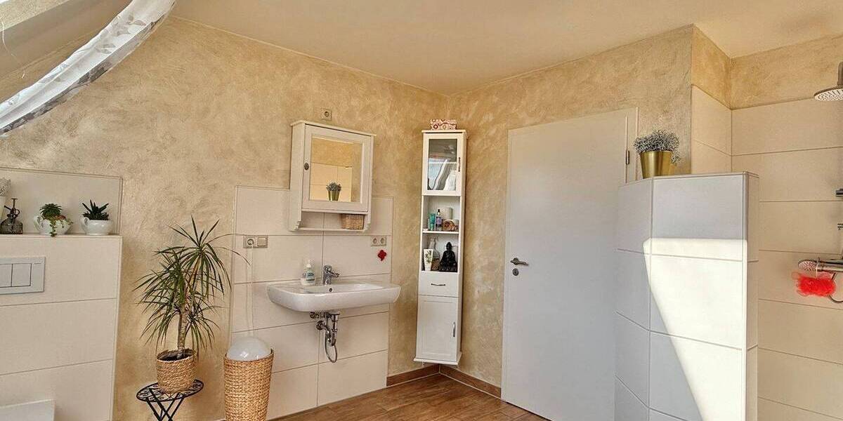 Mehrfamilienhaus, Wohnhaus Brake Kirchhammelwarden - 6 Zimmer, 237 m&sup2;, 385.000&euro; | Angebot:26055368