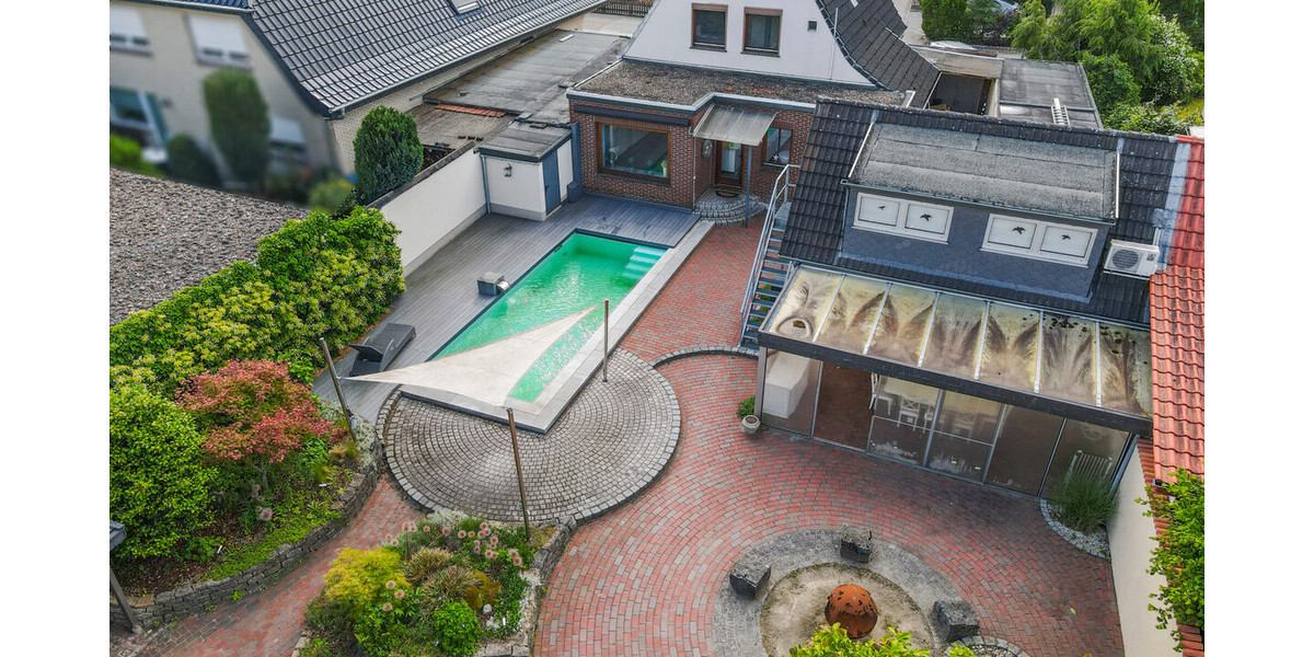 Ganderkesee - Heide Sanierungsbedürftiges Einfamilienhaus mit Pool und Pool Haus in Top Lage - Einfamilienhaus Ganderkesee | Angebot:26932074