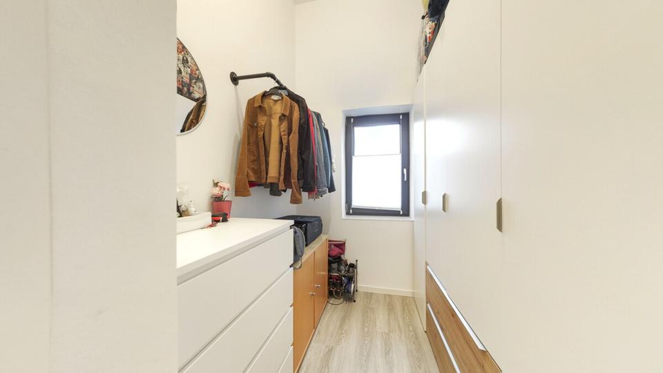 Dachgeschoßwohnung Oldenburg Eversten - 3 Zimmer, 80 m&sup2;, 1.200&euro; | Angebot:25098503