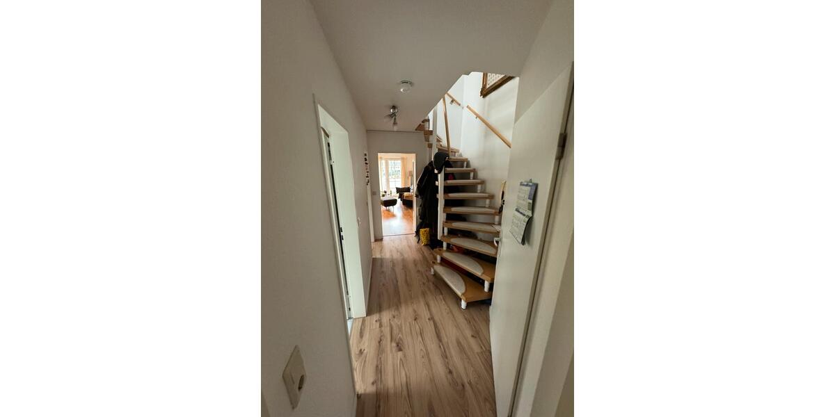 Maisonettenwohnung Delmenhorst - 4 Zimmer, 90 m&sup2;, 850&euro; | Angebot:25421694