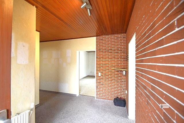 EFH für eine 4 köpfige Familie + Garage + Wintergarten + ausbaubares DG + Garten 3 zimmer