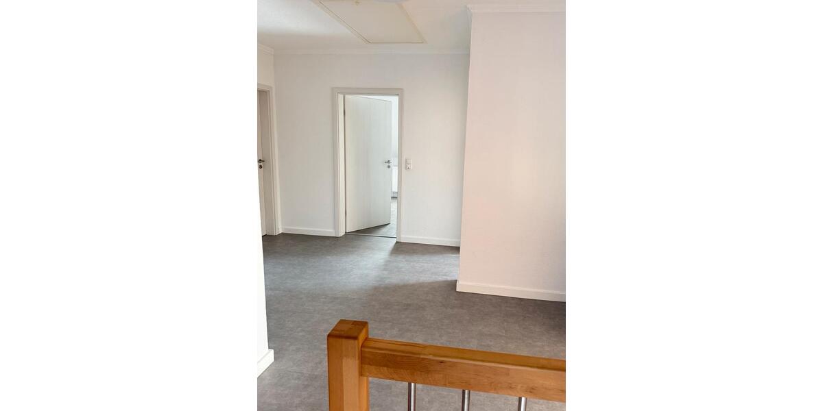 Etagenwohnung Friesoythe - 3 Zimmer, 96 m&sup2;, 1.000&euro; | Angebot:25365327