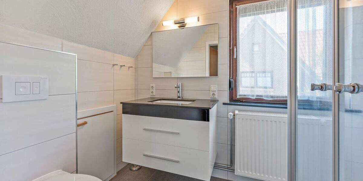 Einfamilienhaus Elsfleth - 7 Zimmer, 130 m&sup2;, 249.000&euro; | Angebot:23193378