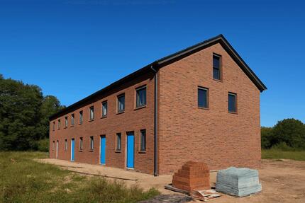 Rastede - Im Göhlen: Neubau-Reihenendhaus mit Einbauküche als Erstbezug zimmer