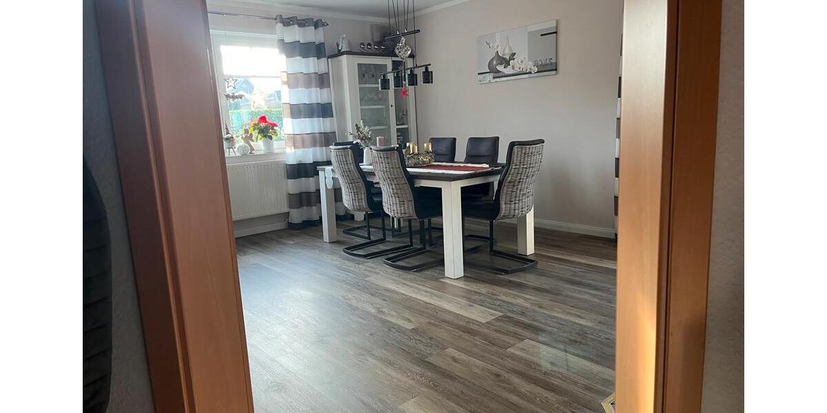 Einfamilienhaus Wiefelstede - 1 Zimmer, 140 m&sup2;, 590.000&euro; | Angebot:24806047