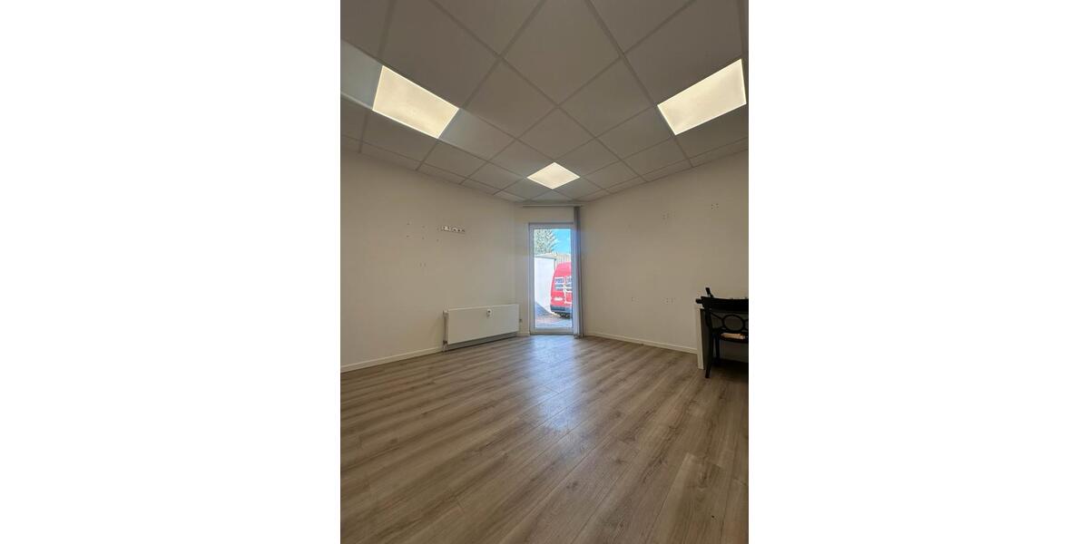 Gewerbeobjekt Oldenburg Kreyenbrück - 2.800&euro; | Angebot:26690816