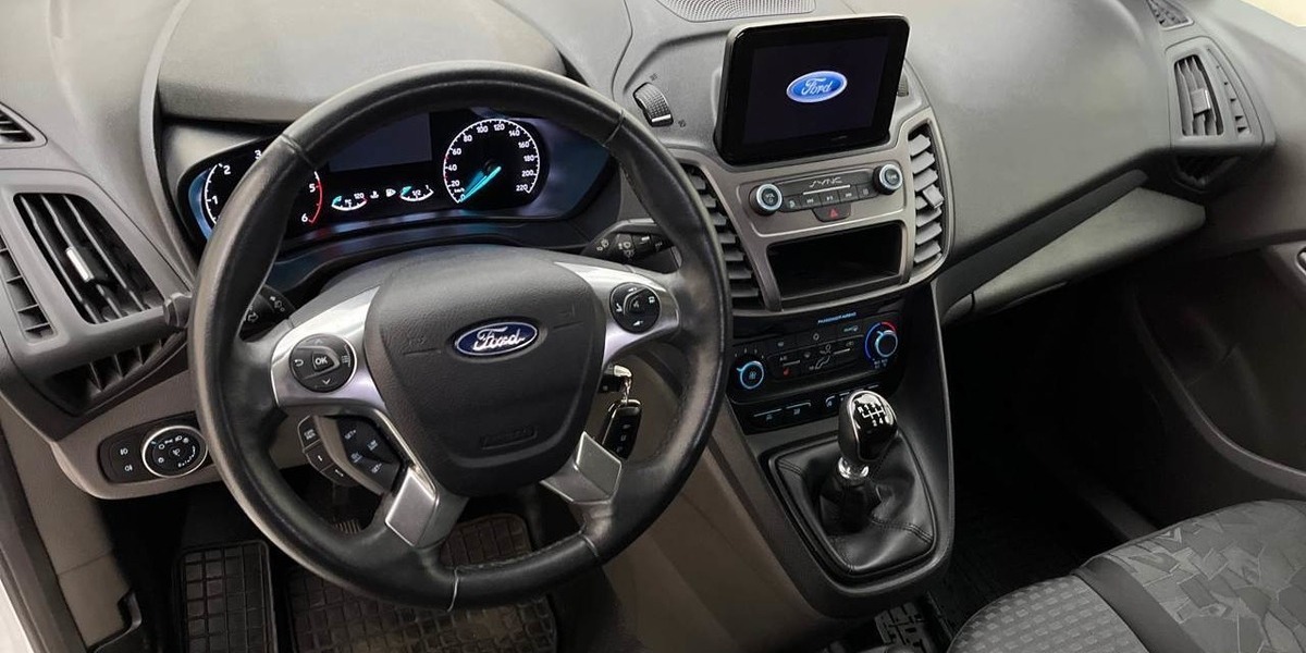 Ford Transit Connect 220 1.HD SHZ/REGAL/SPURH/TOTWINK 79.644 km 14.990 &euro; Hatten 26209