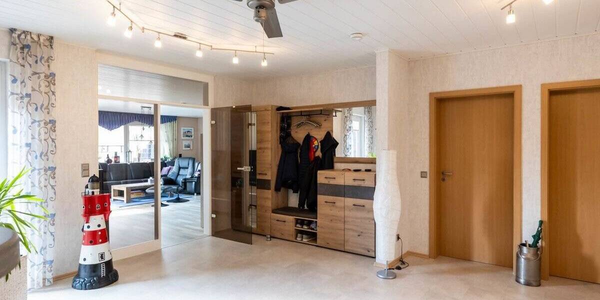 *** ZWEIFAMILIENHAUS in TOP LAGE mit TOP ZUSTAND und MODERNISIERTEM DACH *** 5 zimmer