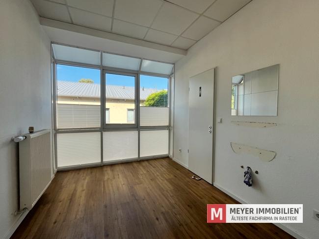 Büro- Praxisfläche in 1A Werbelage von Ofen (Obj.-Nr.: 6549) zimmer