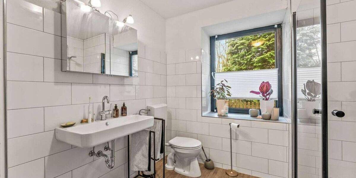 Etagenwohnung Berne Warfleth - 3 Zimmer, 128 m&sup2;, 1.145&euro; | Angebot:26828263