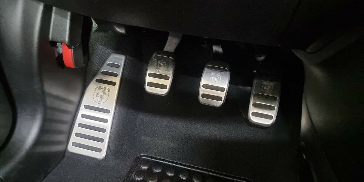 Abarth 595 Turismo Sport LED Navi Klima Memory Leder 21.500 km 21.450 &euro; Garrel 49681