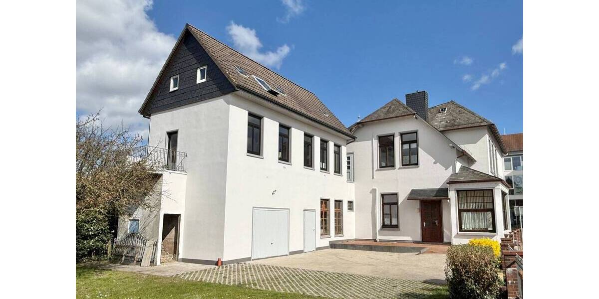 Mehrfamilienhaus, Wohnhaus Brake - 9 Zimmer, 275 m&sup2;, 298.000&euro; | Angebot:26798701