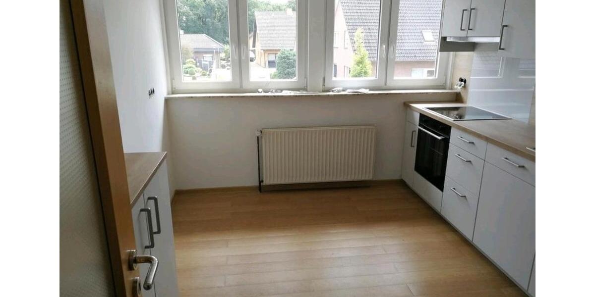 Schöne und geräumige Obergeschosswohnung zu vermieten 4 zimmer