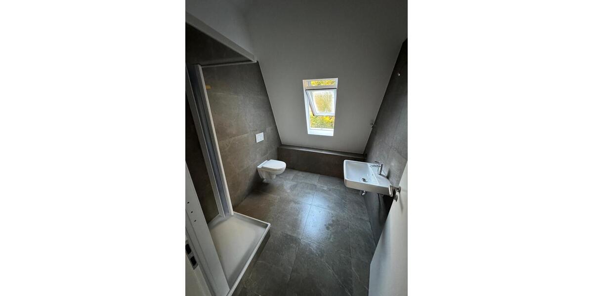 Dachgeschoßwohnung Oldenburg Kreyenbrück - 1.5 Zimmer, 38 m&sup2;, 600&euro; | Angebot:26241964