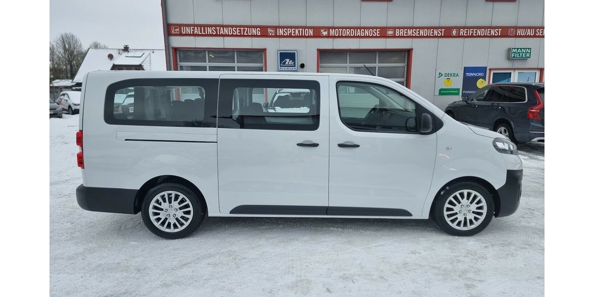Opel Zafira Life Edition M Vivaro 9-Sitzer Automatik 87.900 km 28.900 &euro; Garrel 49681