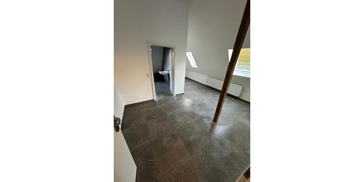 Dachgeschoßwohnung Oldenburg Kreyenbrück - 1.5 Zimmer, 38 m&sup2;, 600&euro; | Angebot:26241964