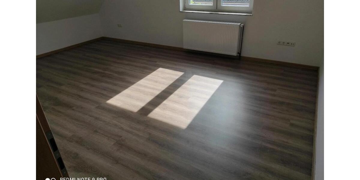 Schöne und geräumige Obergeschosswohnung zu vermieten 4 zimmer