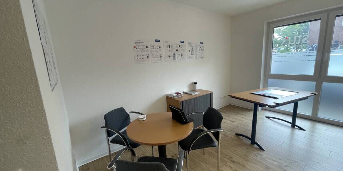 Barrierearmes Büro, vermietet, sehr zentral mit Stellplatz in OldenburgOsternburg 1 zimmer