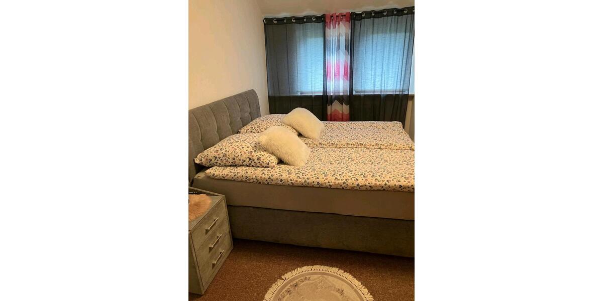 Einfamilienhaus mit 180 m2 Wohnfläche, voll unterkellert 7 zimmer