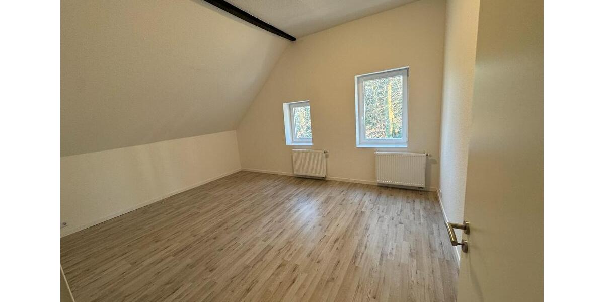 Etagenwohnung Jade - 2.5 Zimmer, 80 m&sup2;, 900&euro; | Angebot:26329684