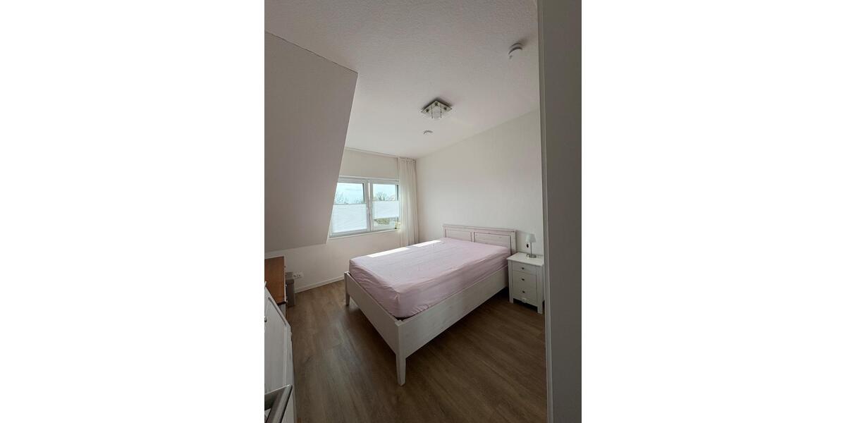Doppelhaushälfte Rastede - 5 Zimmer, 120 m&sup2;, 1.700&euro; | Angebot:26065580