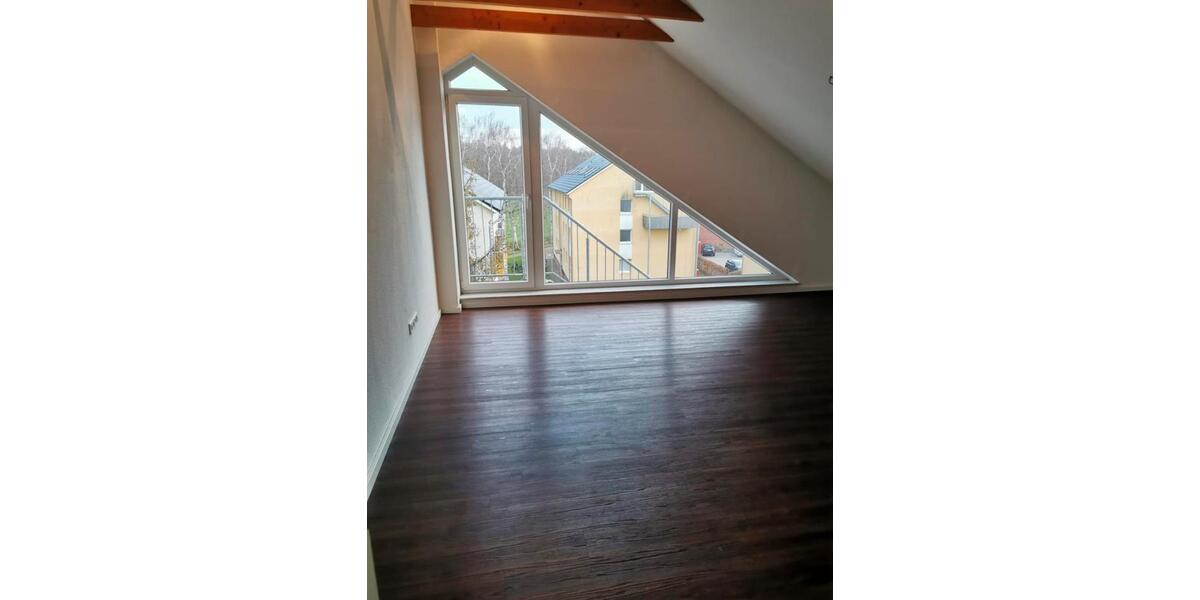 Dachgeschoßwohnung Oldenburg Bloherfelde - 3 Zimmer, 70 m&sup2;, 630&euro; | Angebot:26252514