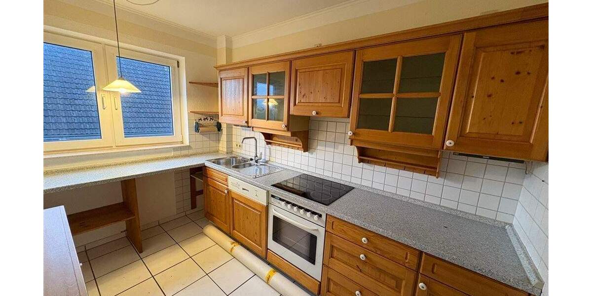 Schöne Dachgeschosswohnung mit ausgebautem Spitzboden und Balkon in Falkenburg! 3 zimmer