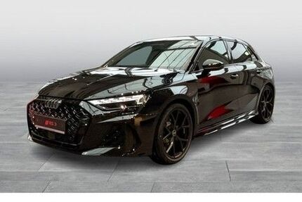 Audi RS3 1.999 km 67.999 &euro; Oldenburg 26135