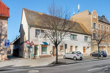 Investition oder Eigenheim: Bezugsfreies ZFH mit Garten, Gewerbe und Terrasse in Lützen!