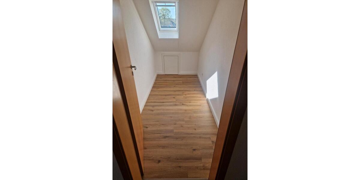 Dachgeschoßwohnung Ganderkesee - 3.5 Zimmer, 63 m&sup2;, 800&euro; | Angebot:26327344