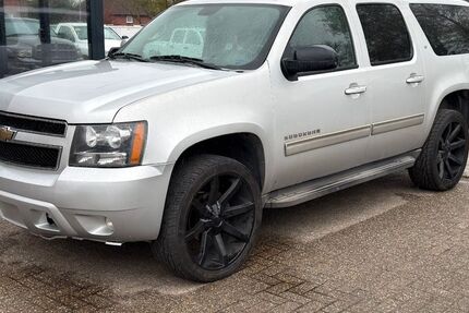 Chevrolet Suburban 236.500 km 15.999 &euro; Apen 26689