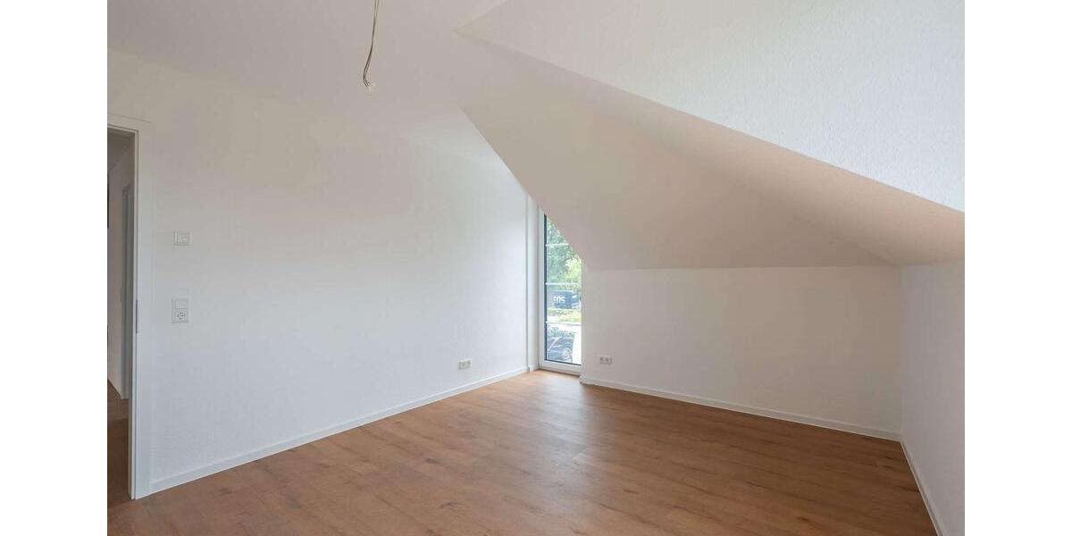 Dachgeschoßwohnung Rastede - 4 Zimmer, 118 m&sup2;, 1.499&euro; | Angebot:23528196