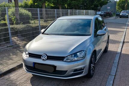 VW Golf 88.000 km 9.590 € Bremen 28211