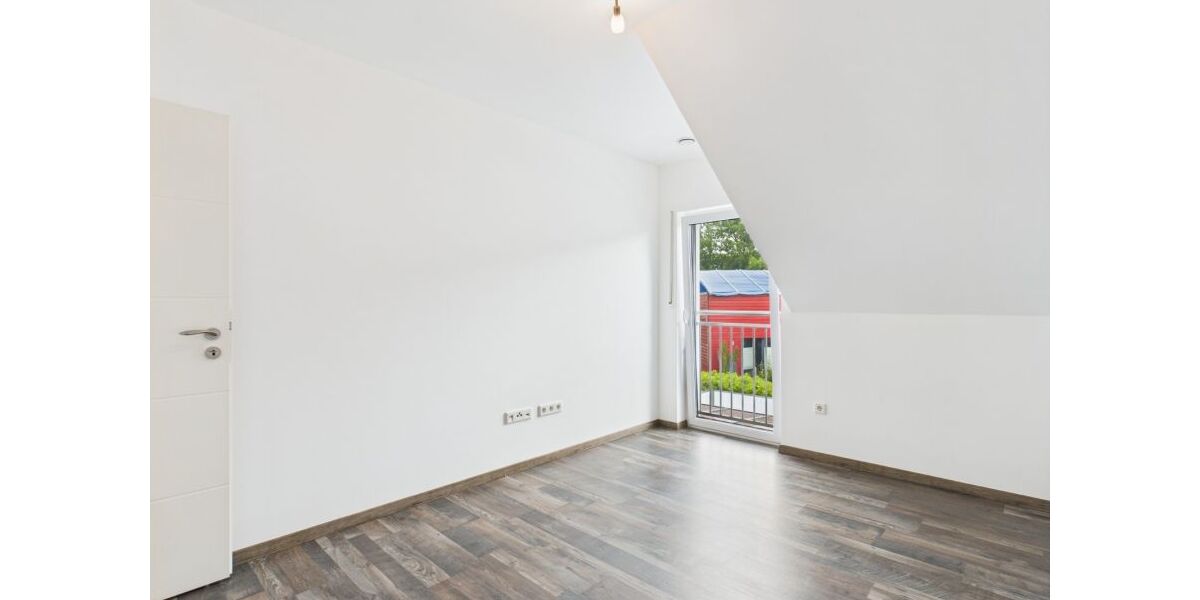 Außergewöhnliches Haus Wohnung über 2 Etagen in ruhiger Lage von Metjendorf-Oldenburg, KFW 70-ModernCarportGarten Wohnen am Rande von Oldenburg - Doppelhaushälfte Wiefelstede / Metjendorf Metjendorf | Angebot:26312135