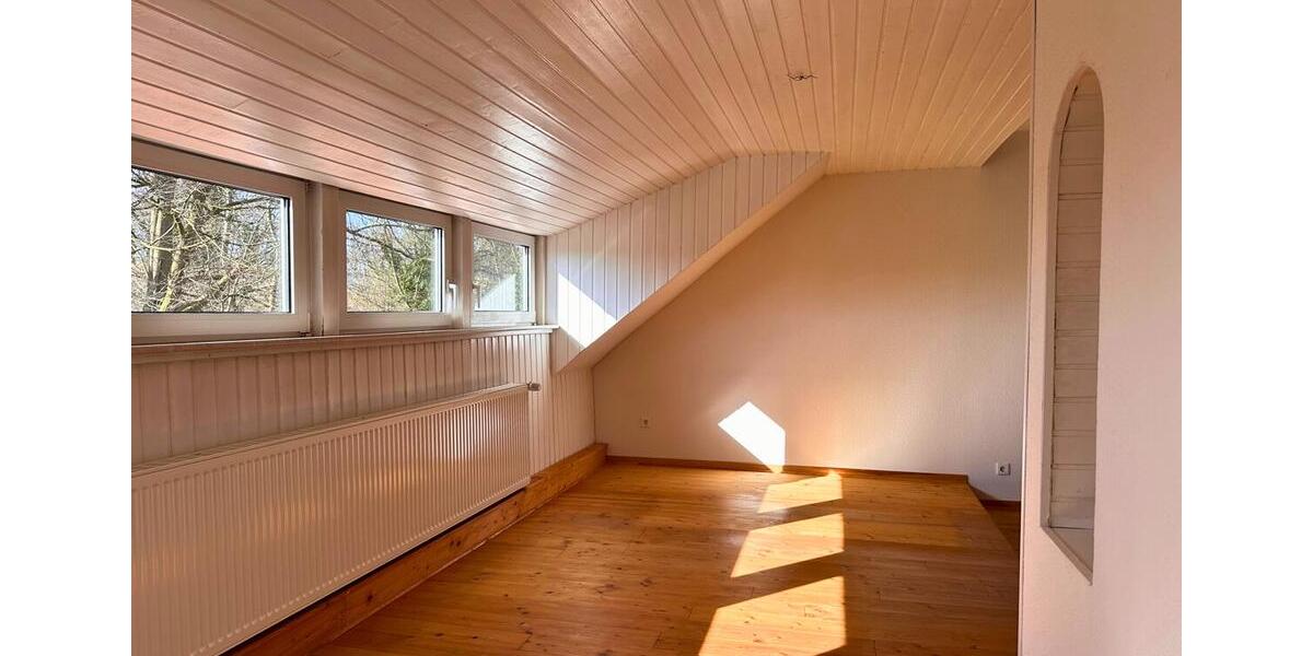 Dachgeschoßwohnung Wardenburg - 4 Zimmer, 130 m&sup2;, 950&euro; | Angebot:25377061