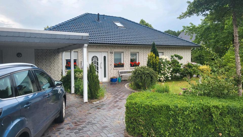 Walmdach-Bungalow, Wintergarten Kamin