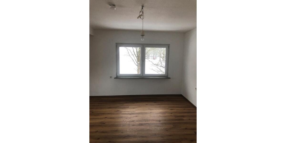 Etagenwohnung Oldenburg Drielaker-Moor - 3 Zimmer, 80 m&sup2;, 300&euro; | Angebot:25048501