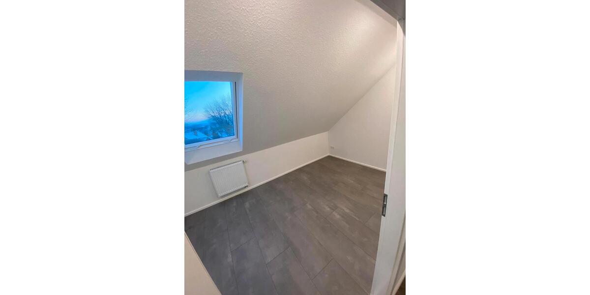 Dachgeschoßwohnung Schwanewede - 4 Zimmer, 103 m&sup2;, 1.050&euro; | Angebot:25948846