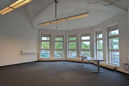 Büro in Oldenburg 3.100 € 213.5 m² zimmer